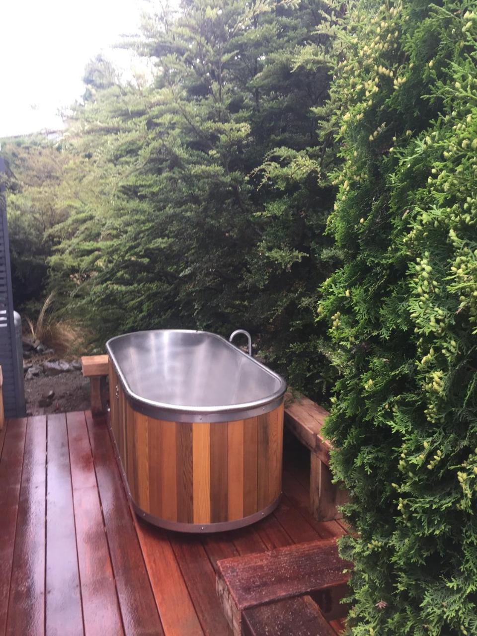 Black Beech House With Stunning Outdoor Bath 特卡波湖 外观 照片