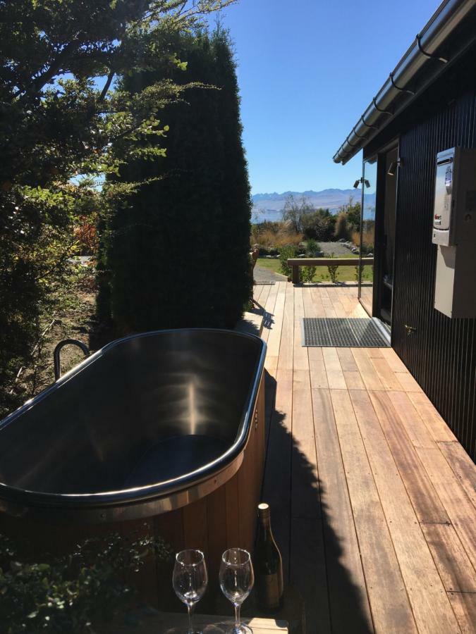 Black Beech House With Stunning Outdoor Bath 特卡波湖 外观 照片